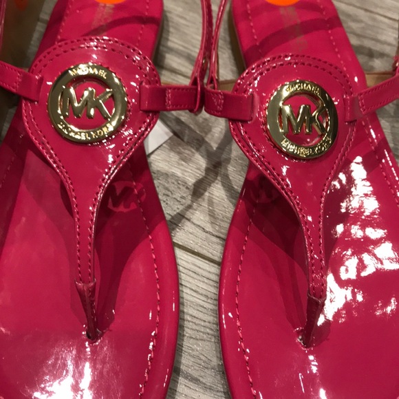 🔥Sale🔥Michael Kors Capri Thong Sandals size 9.5 - Picture 2 of 6